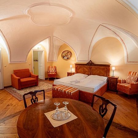 Penzion Cosmopolitan Ii. Banská Štiavnica Buitenkant foto