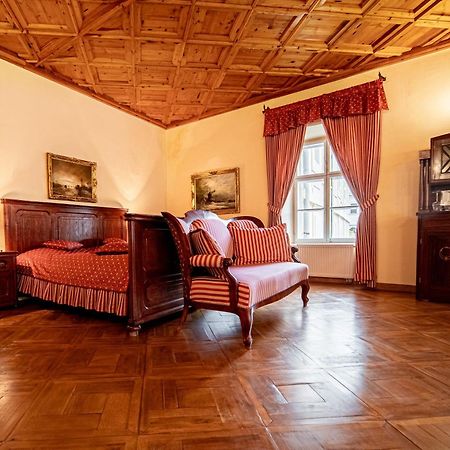 Penzion Cosmopolitan Ii. Banská Štiavnica Kamer foto