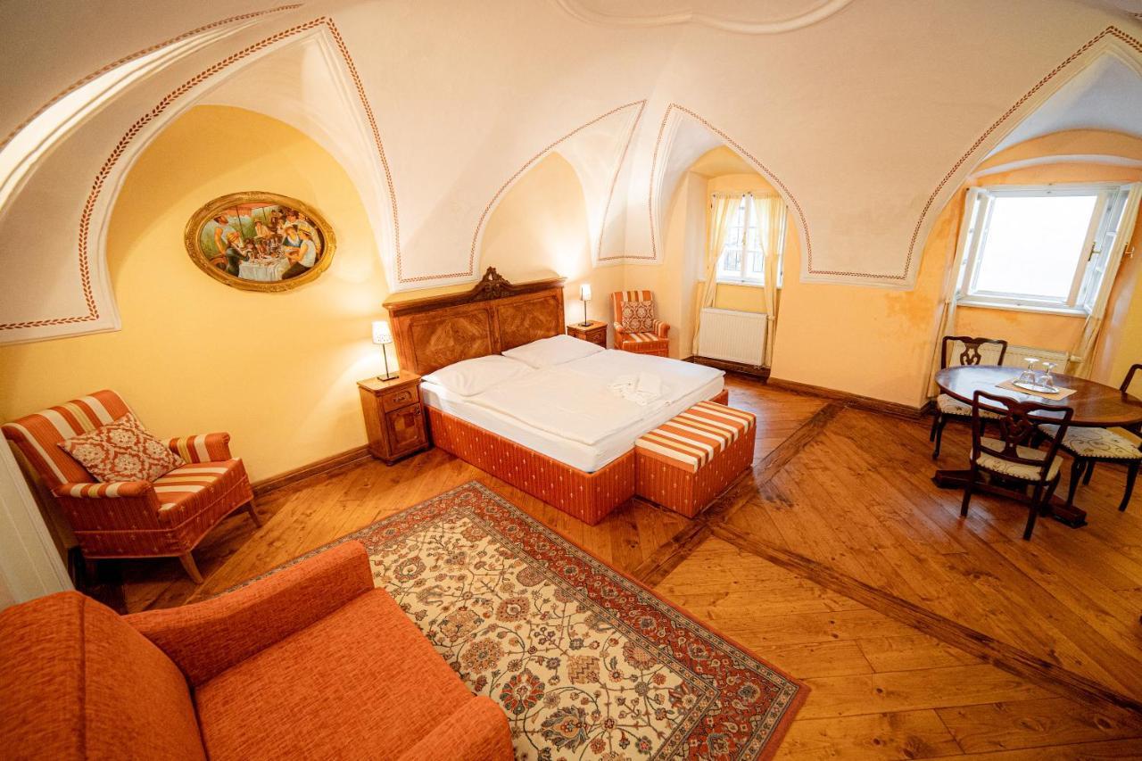 Penzion Cosmopolitan Ii. Banská Štiavnica Buitenkant foto