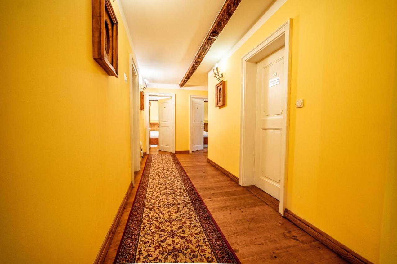 Penzion Cosmopolitan Ii. Banská Štiavnica Buitenkant foto
