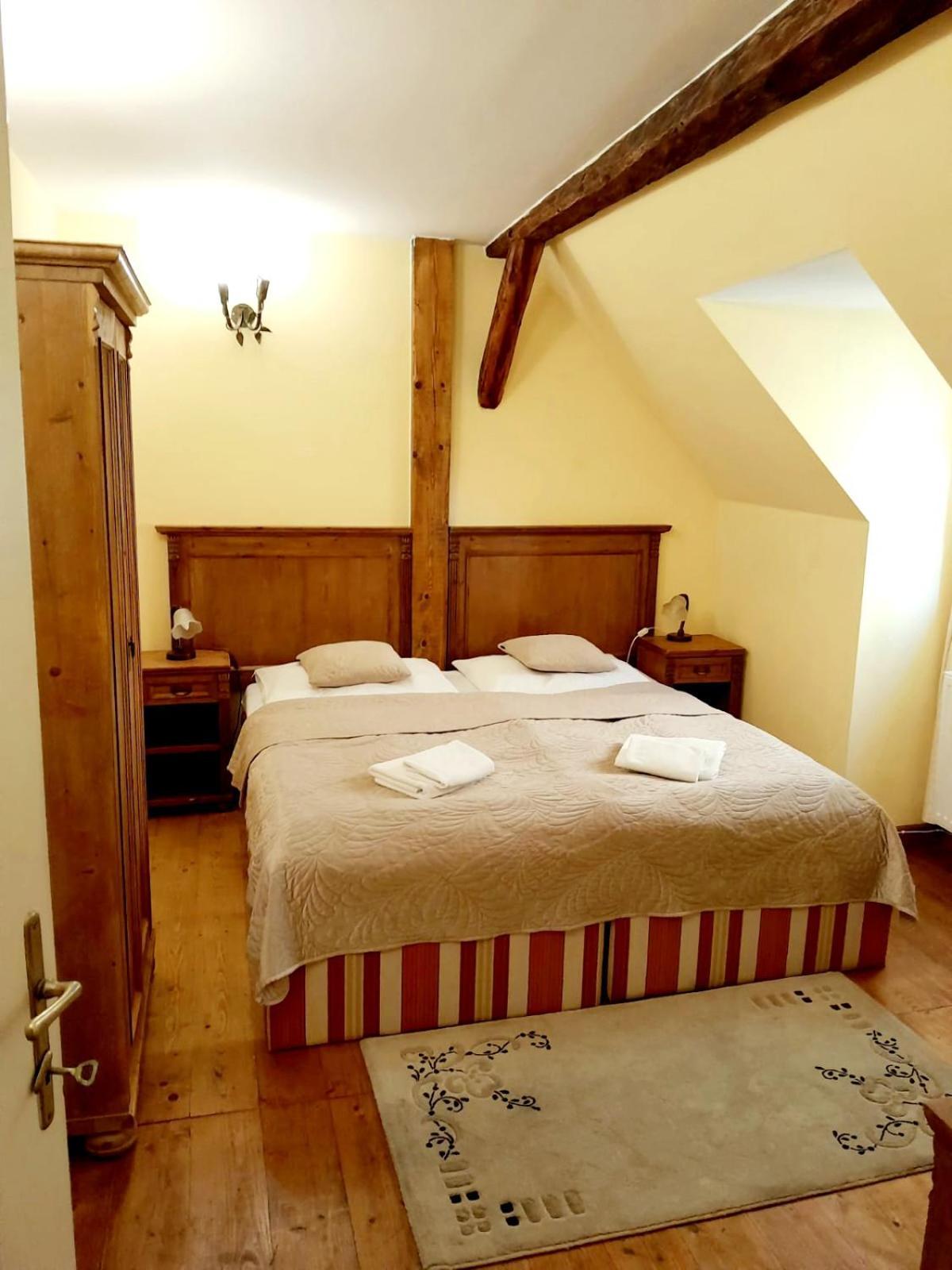 Penzion Cosmopolitan Ii. Banská Štiavnica Buitenkant foto