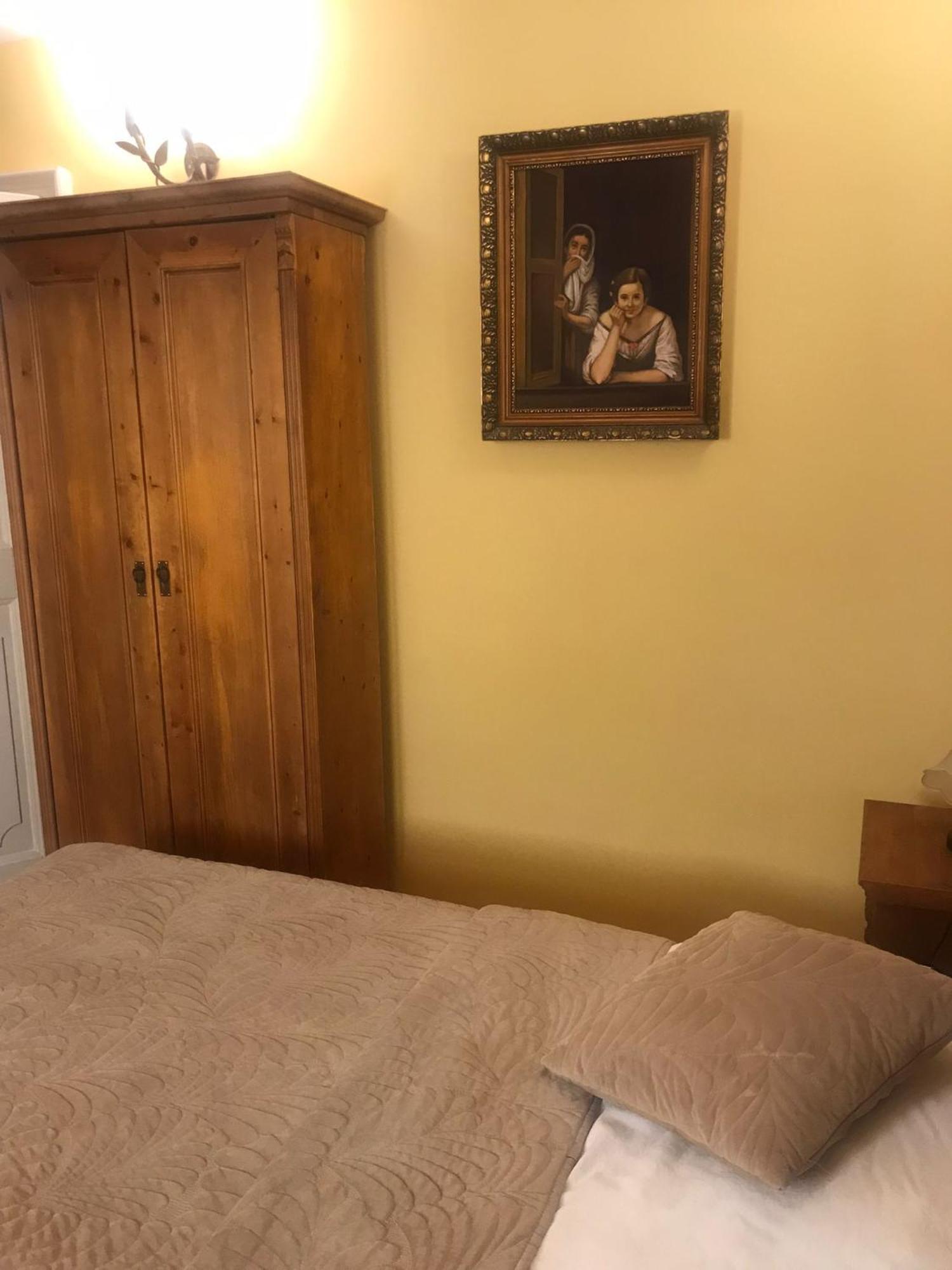 Penzion Cosmopolitan Ii. Banská Štiavnica Kamer foto