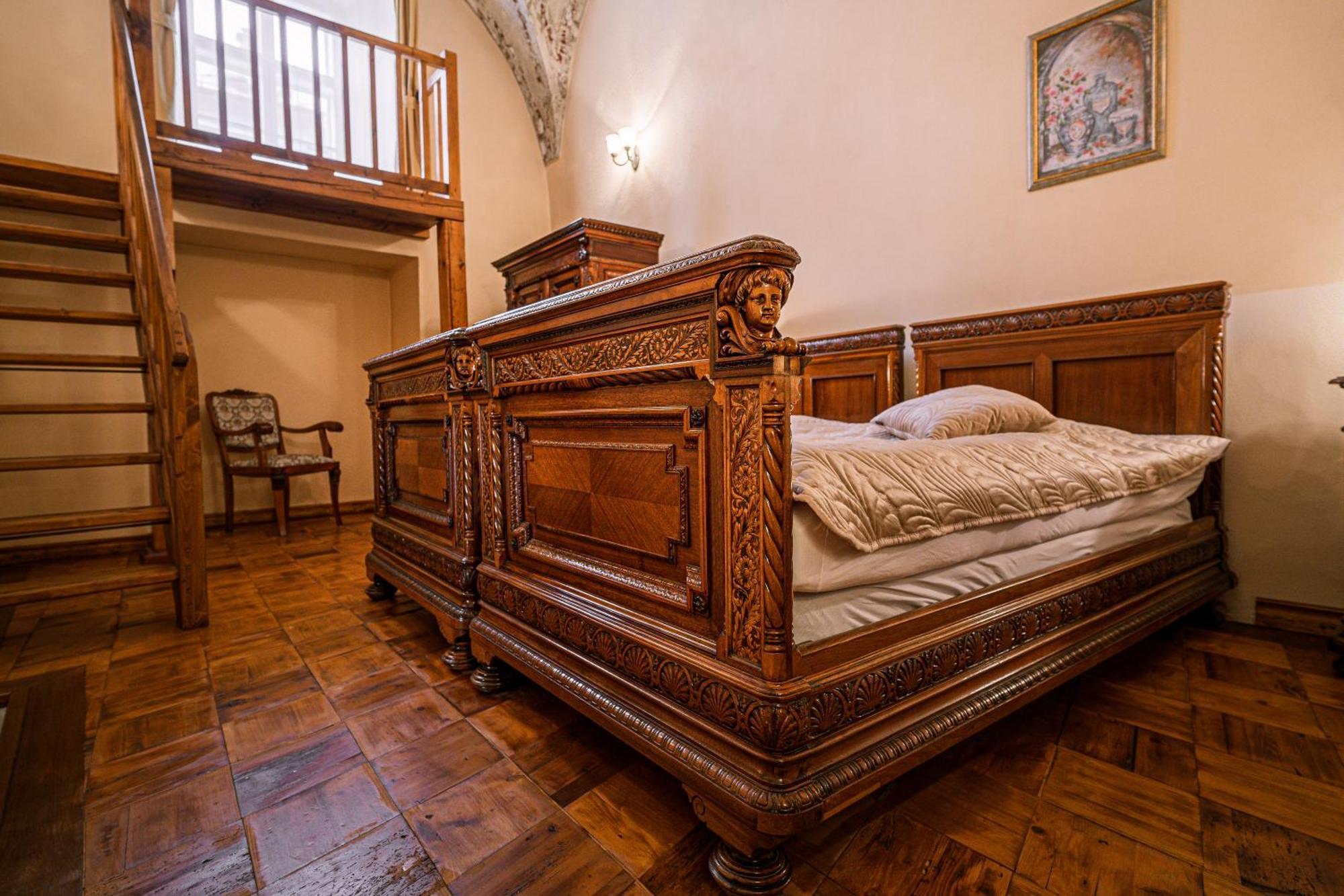 Penzion Cosmopolitan Ii. Banská Štiavnica Kamer foto