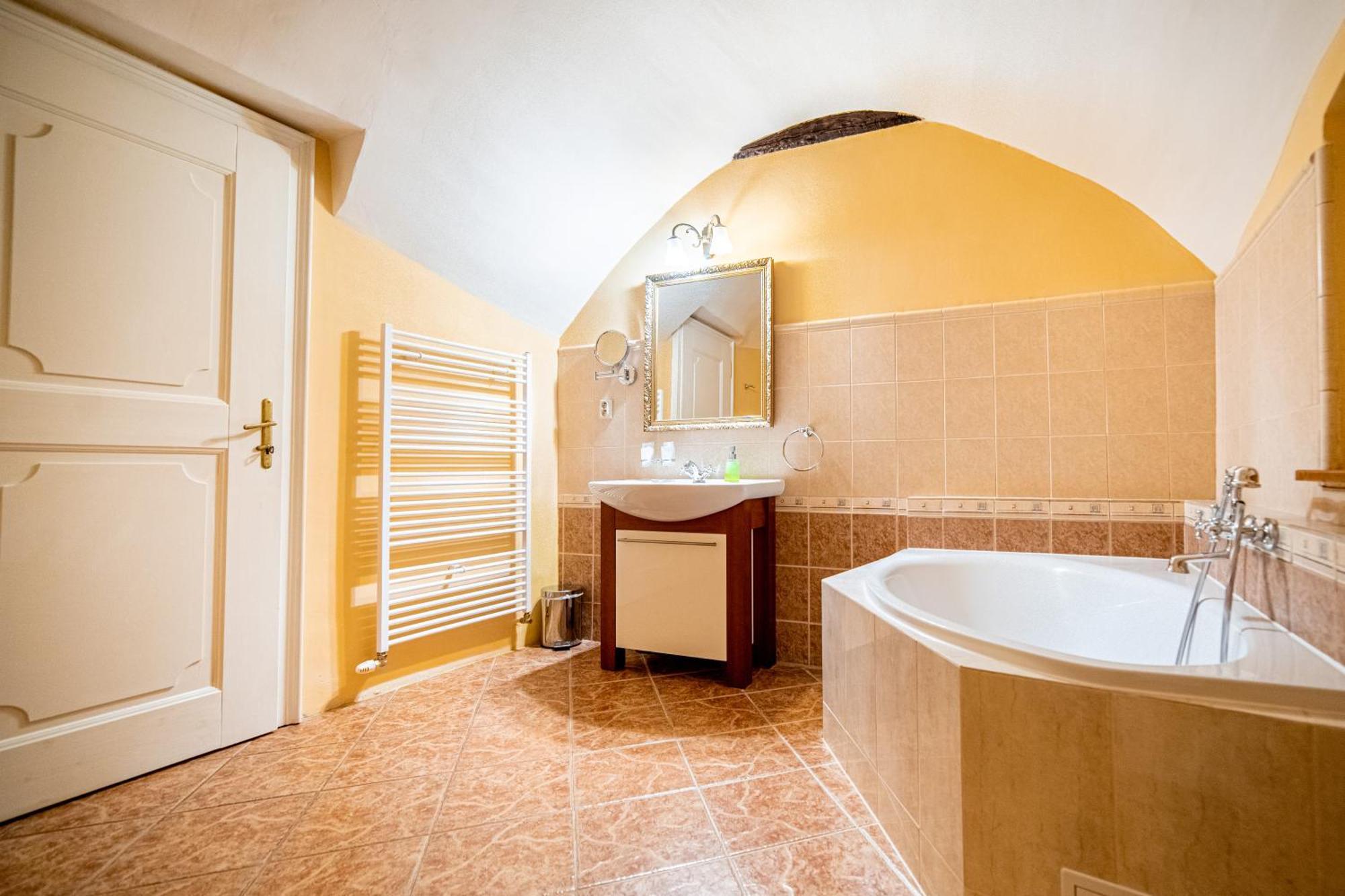 Penzion Cosmopolitan Ii. Banská Štiavnica Kamer foto