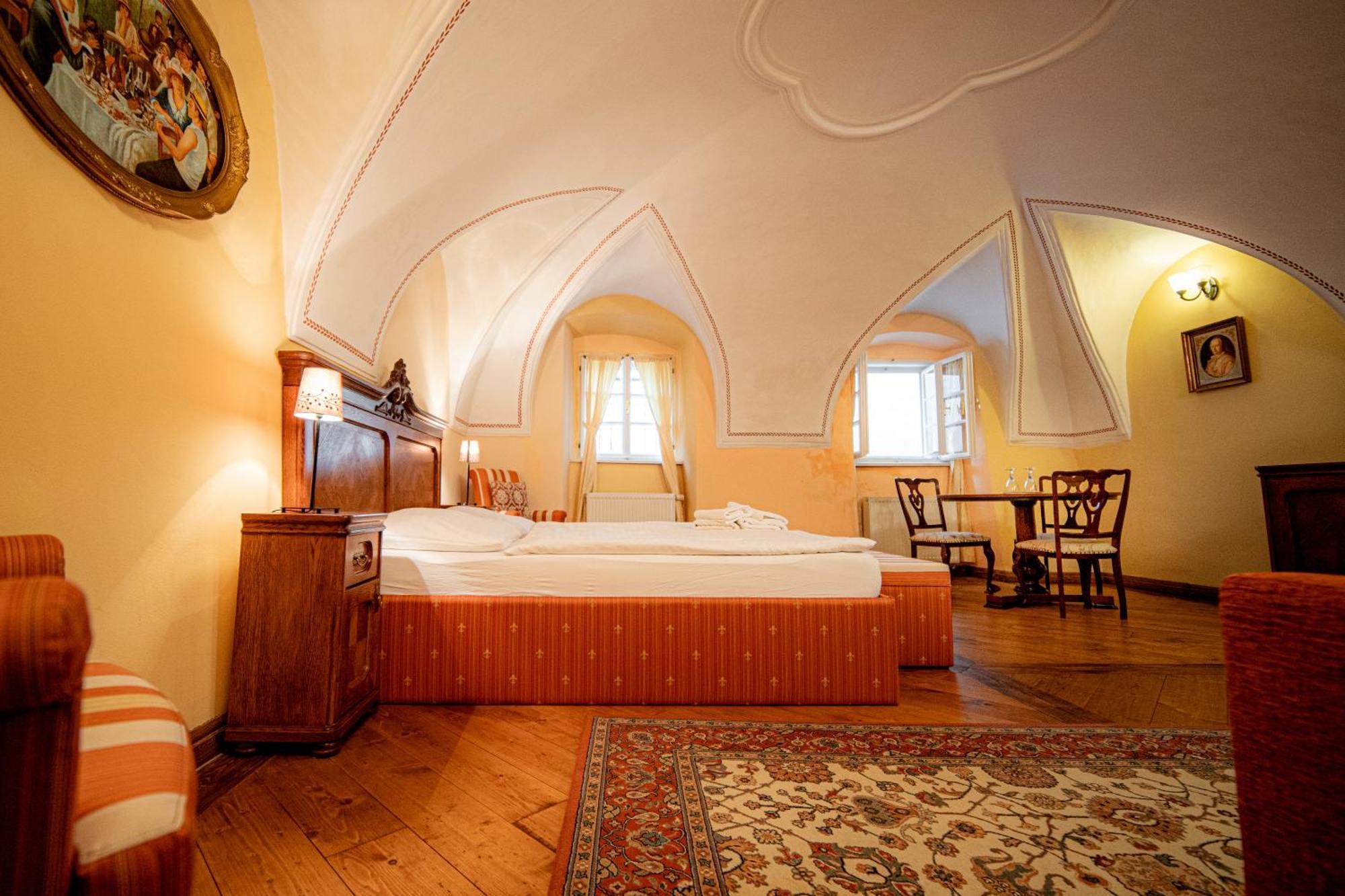 Penzion Cosmopolitan Ii. Banská Štiavnica Kamer foto