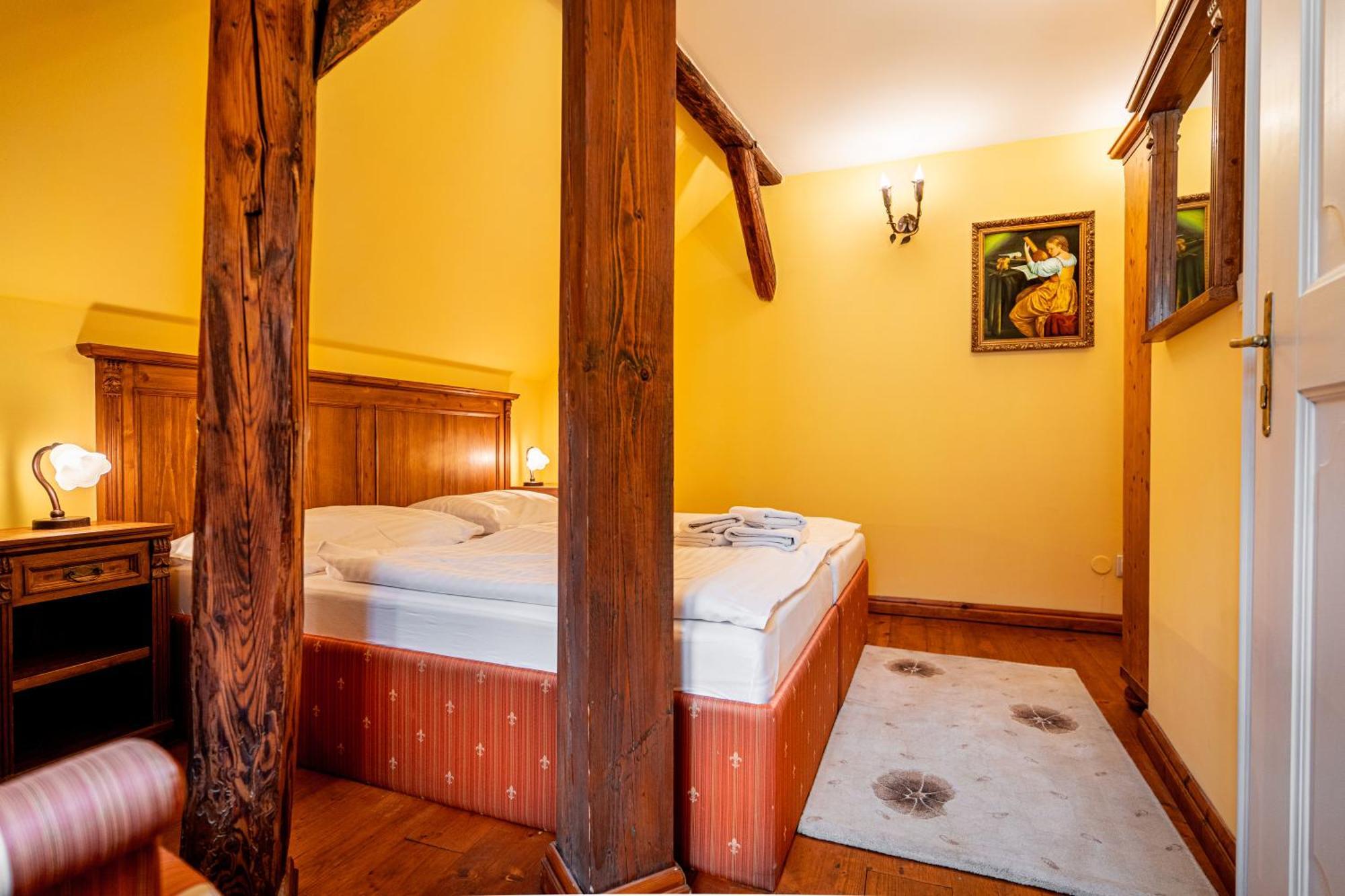 Penzion Cosmopolitan Ii. Banská Štiavnica Kamer foto