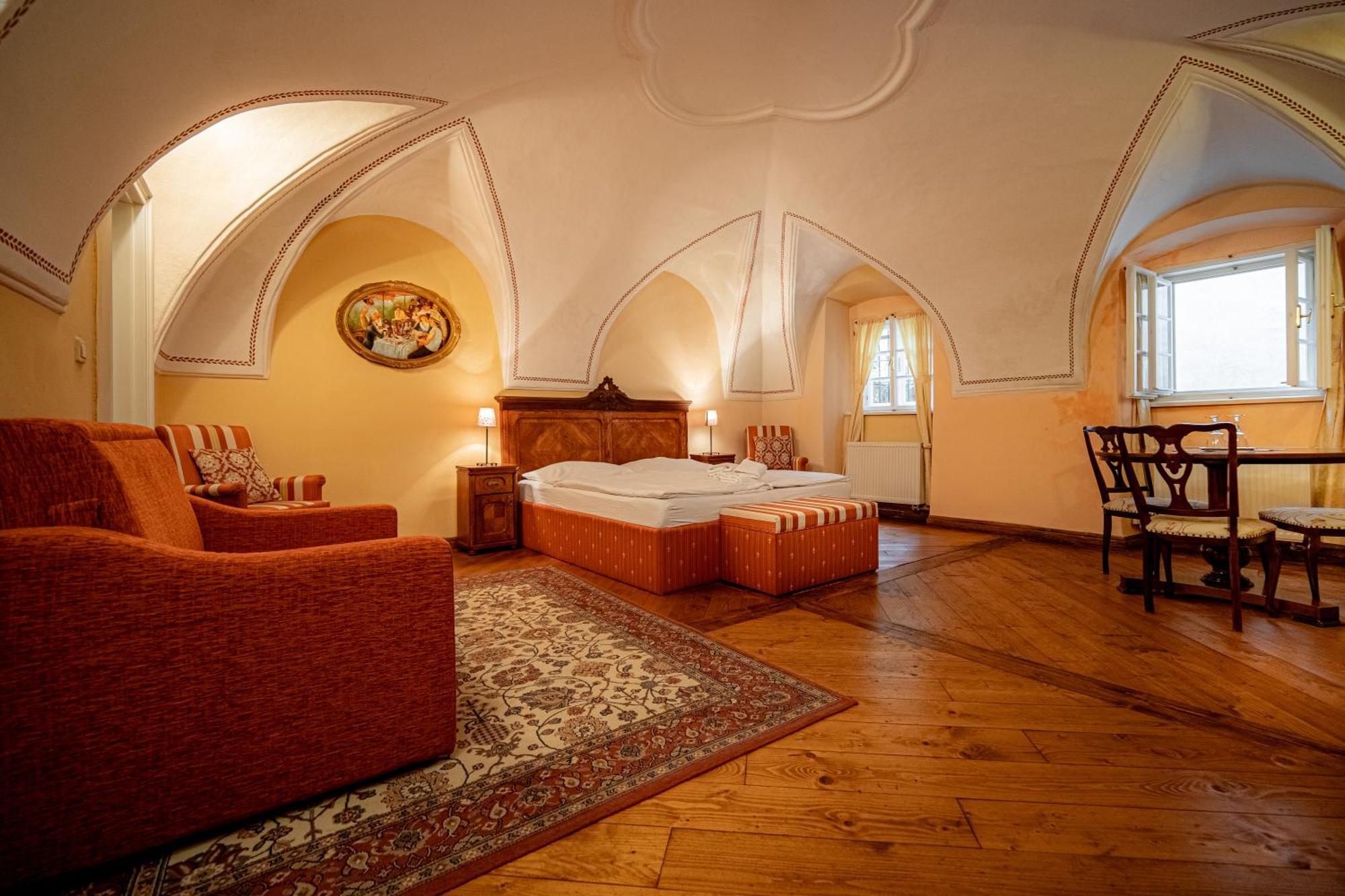Penzion Cosmopolitan Ii. Banská Štiavnica Kamer foto