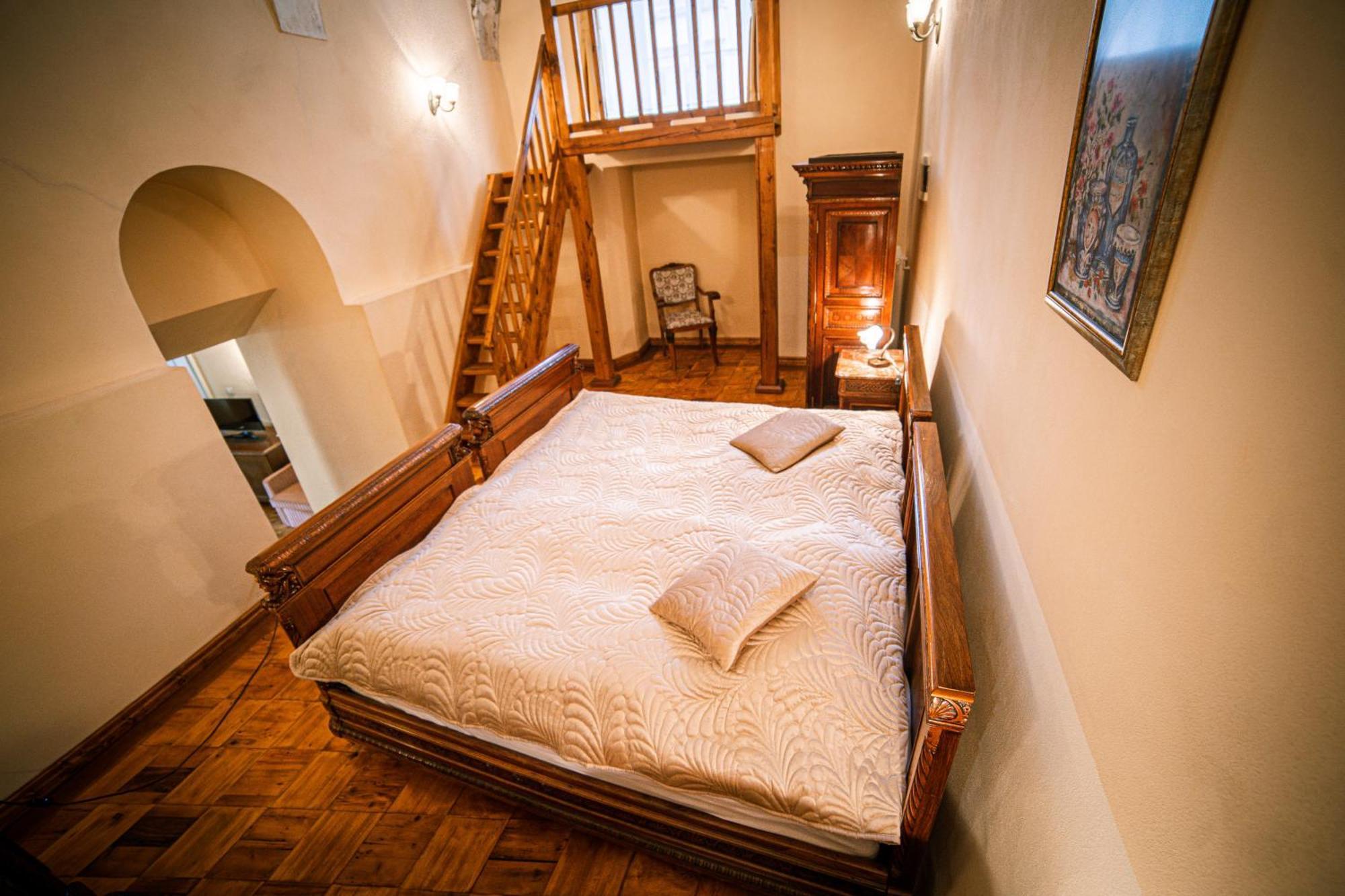 Penzion Cosmopolitan Ii. Banská Štiavnica Kamer foto