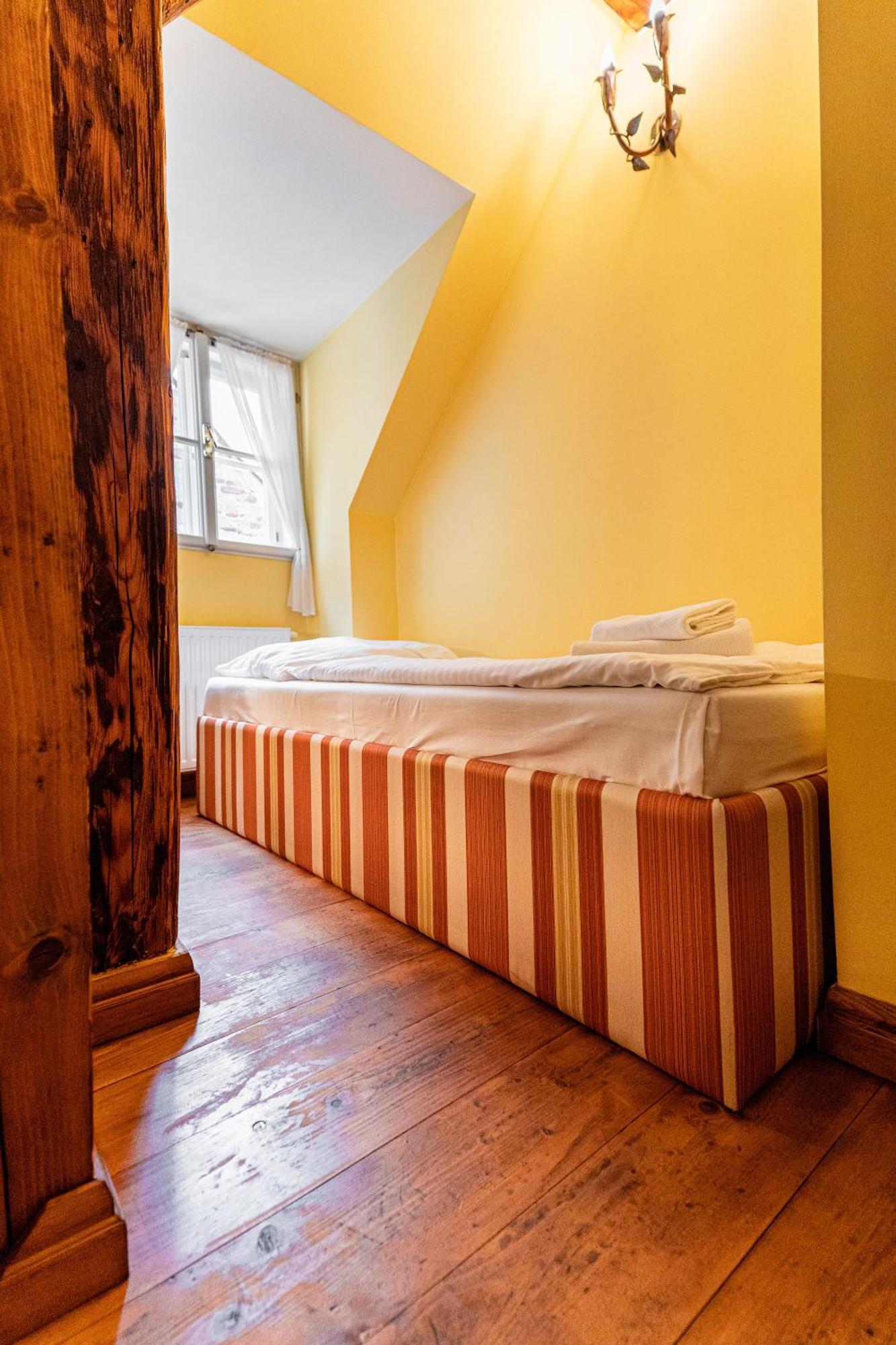 Penzion Cosmopolitan Ii. Banská Štiavnica Kamer foto