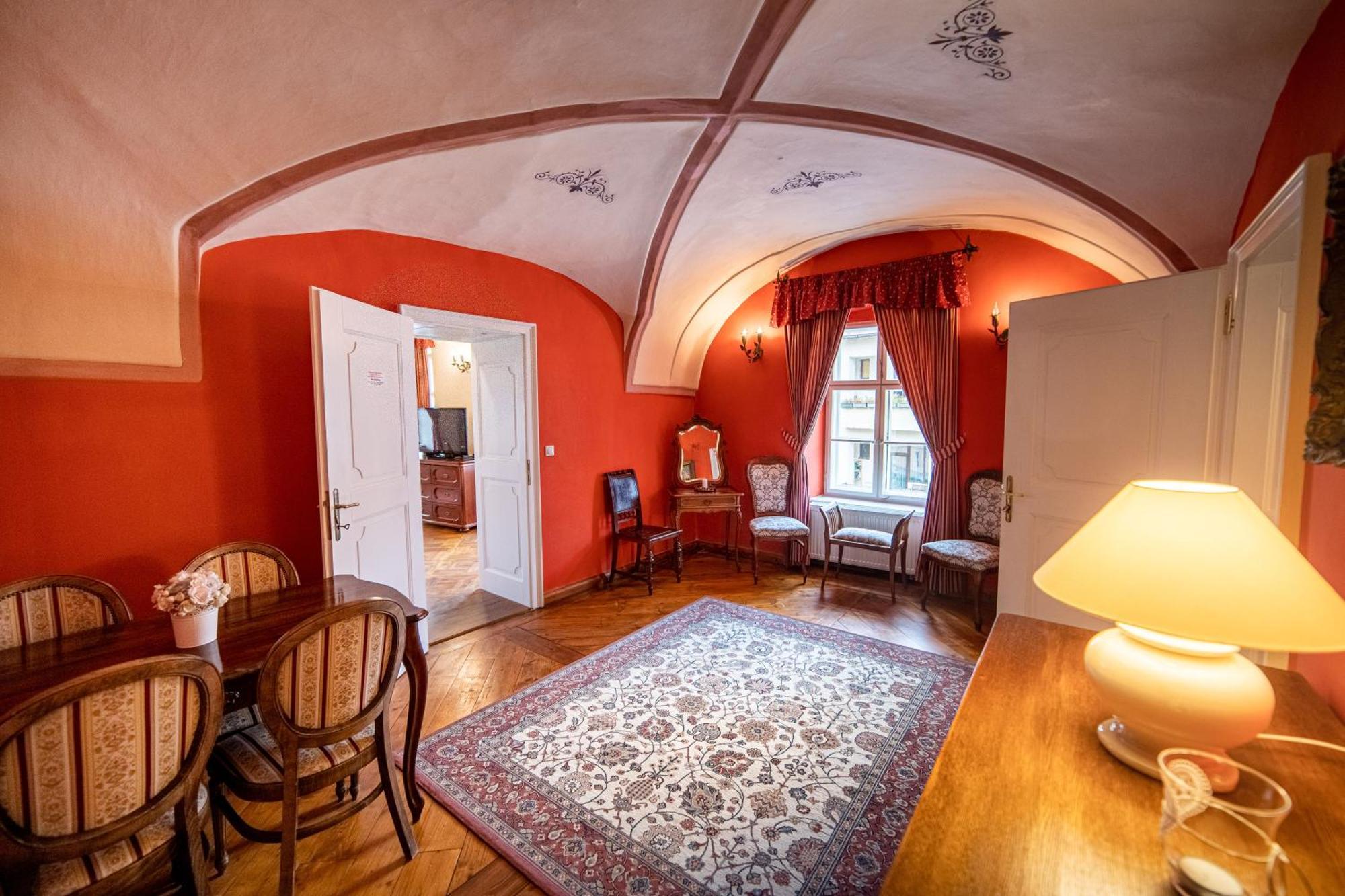 Penzion Cosmopolitan Ii. Banská Štiavnica Kamer foto