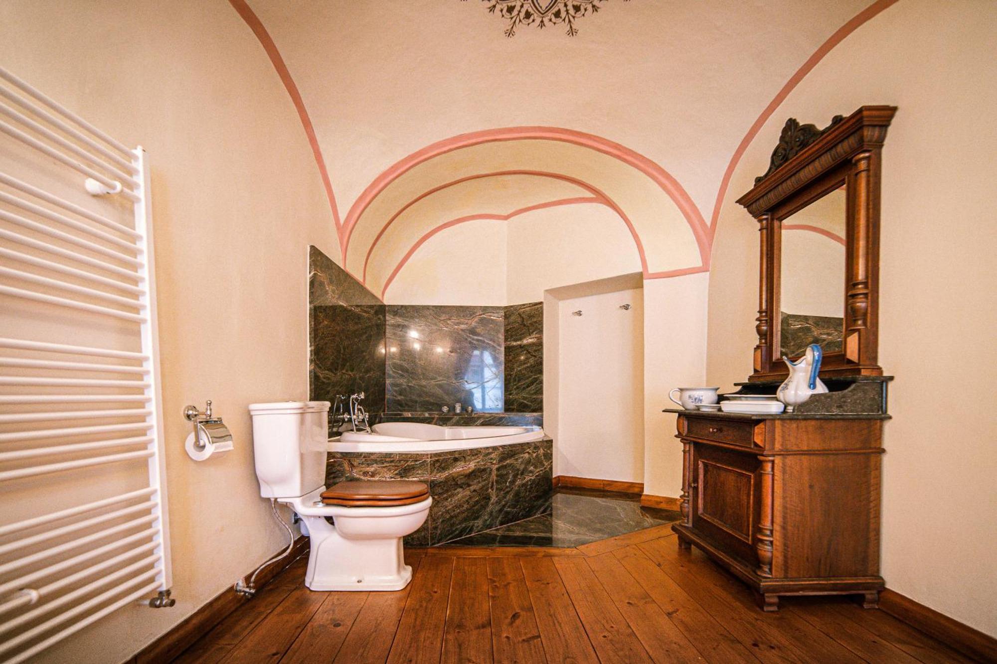 Penzion Cosmopolitan Ii. Banská Štiavnica Kamer foto